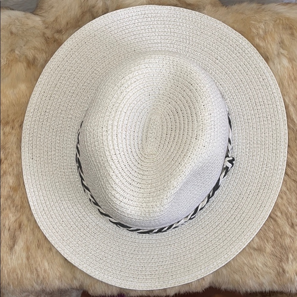 *New no tags* Fedora 🤍